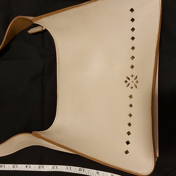 Cream leather shoulder bag - Picture 1 of 3